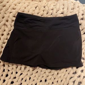 Lululemon Play it off the pleats skort - Size 6! Like New!